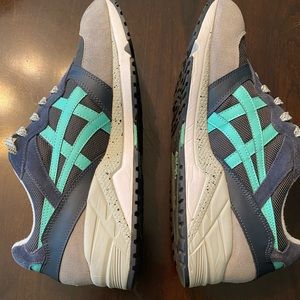 ASICS Gel-Lique men’s shoes. 10.5